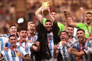 Juan Martin del Potro Instagram - FELICITACIONESSS LEOOO!!! 🐐 FELICITACIONESSS SELECCIÓN!!! 🇦🇷 GRACIAS POR ESTA GRAN ALEGRÍA QUE NOS DIERON!!! LA FOTO QUE TODO EL MUNDO NECESITABA VER!!! 🙏🇦🇷