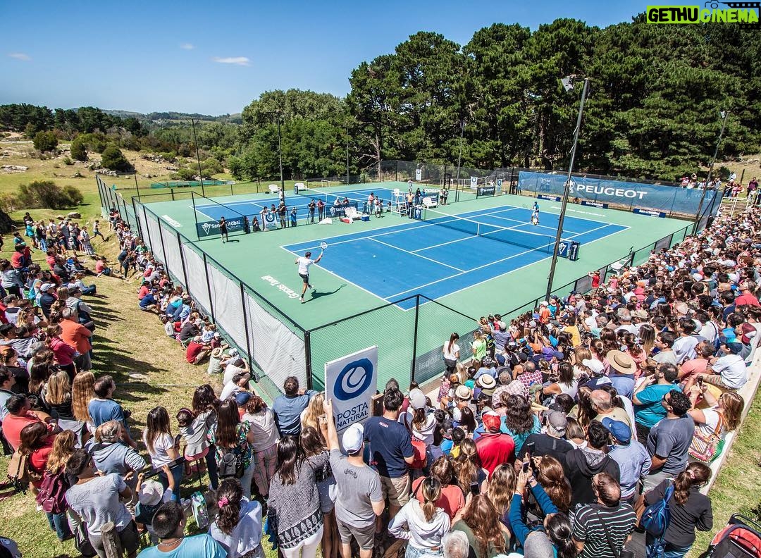 Juan Martin del Potro Instagram - Disfruté mucho compartir el entrenamiento con todos ustedes y a la vez poder ayudar. GRACIAS TANDIL 💖🙌#EntrenamientoAbierto #Tandil #Delpo Tandil, Argentina
