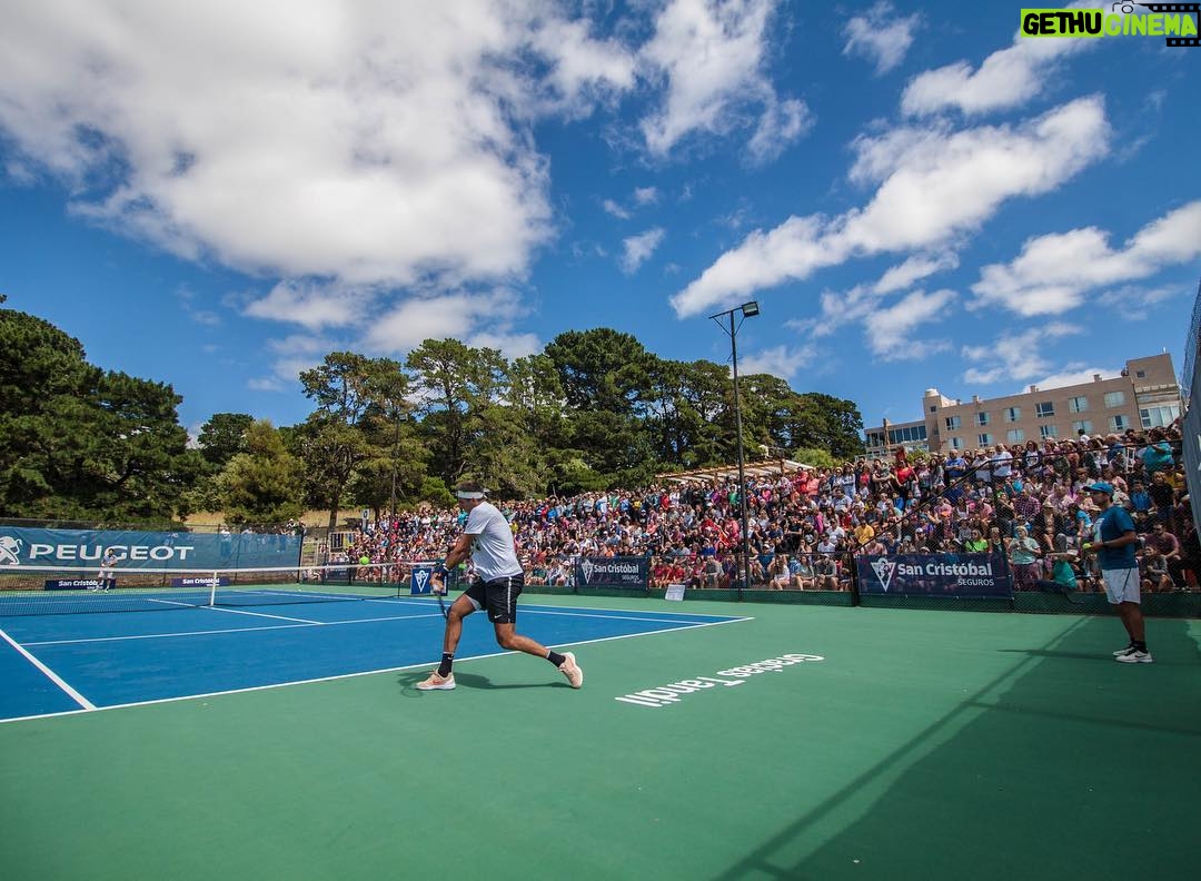 Juan Martin del Potro Instagram - Disfruté mucho compartir el entrenamiento con todos ustedes y a la vez poder ayudar. GRACIAS TANDIL 💖🙌#EntrenamientoAbierto #Tandil #Delpo Tandil, Argentina