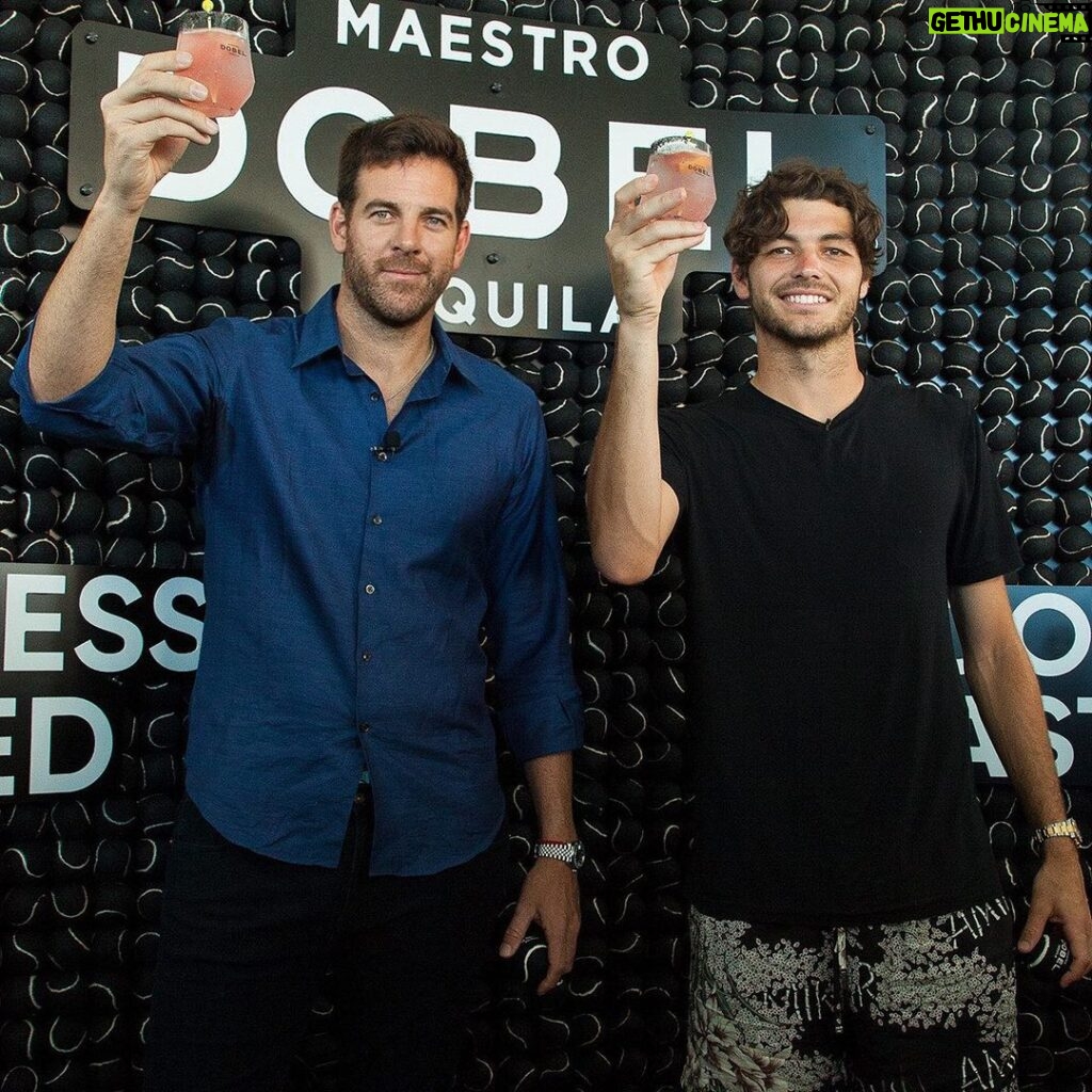 Juan Martin del Potro Instagram - Preparando el Ace Paloma junto a @taylor_fritz! Cheers, Maestro 🍸 Miami, Florida