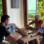 Juan Martin del Potro Instagram - Lindos momentos con mi amigo. 🏝️🚀🎾 ♟️ Quién creen que gano? 😂 Having fun with my friend @richardbranson @virgin #neckercup Necker Island
