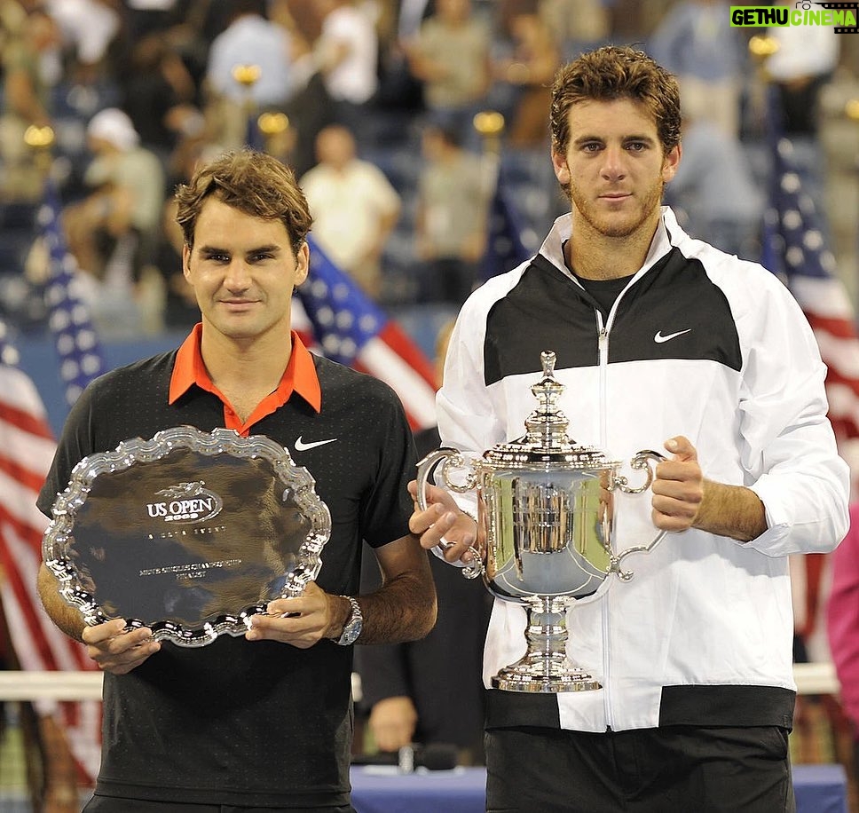 Juan Martin del Potro Instagram - Hiciste del tenis un deporte único. Gracias por enseñarnos con tu ejemplo dentro y fuera de la cancha. Soy un agradecido por haber compartido tu carrera y haber podido jugar tantos partidos juntos. Gracias. Gracias por ponernos a prueba a todos, elevar la vara en cada torneo que jugamos, por todo lo que has dado para nuestro deporte y lo cálido que siempre fuiste conmigo, y tantas otras cosas. Estoy triste, es una noticia que no quería escuchar. Pero te deseo una gran vida junto a Mirka y tus niños. 💙 You made tennis a unique sport. Thank you for teaching us with your example, in and out court. I'm thankful for shearing your journey and being able to play so many matches together. Thank you. Thank you for testing us all, raising our standards in every tournament we played, for everything you’ve given for our sport, for how warm you always were with me, and so many other things. I'm sad, this is something I didn’t want to hear. I do wish you a great life with Mirka and your kids.