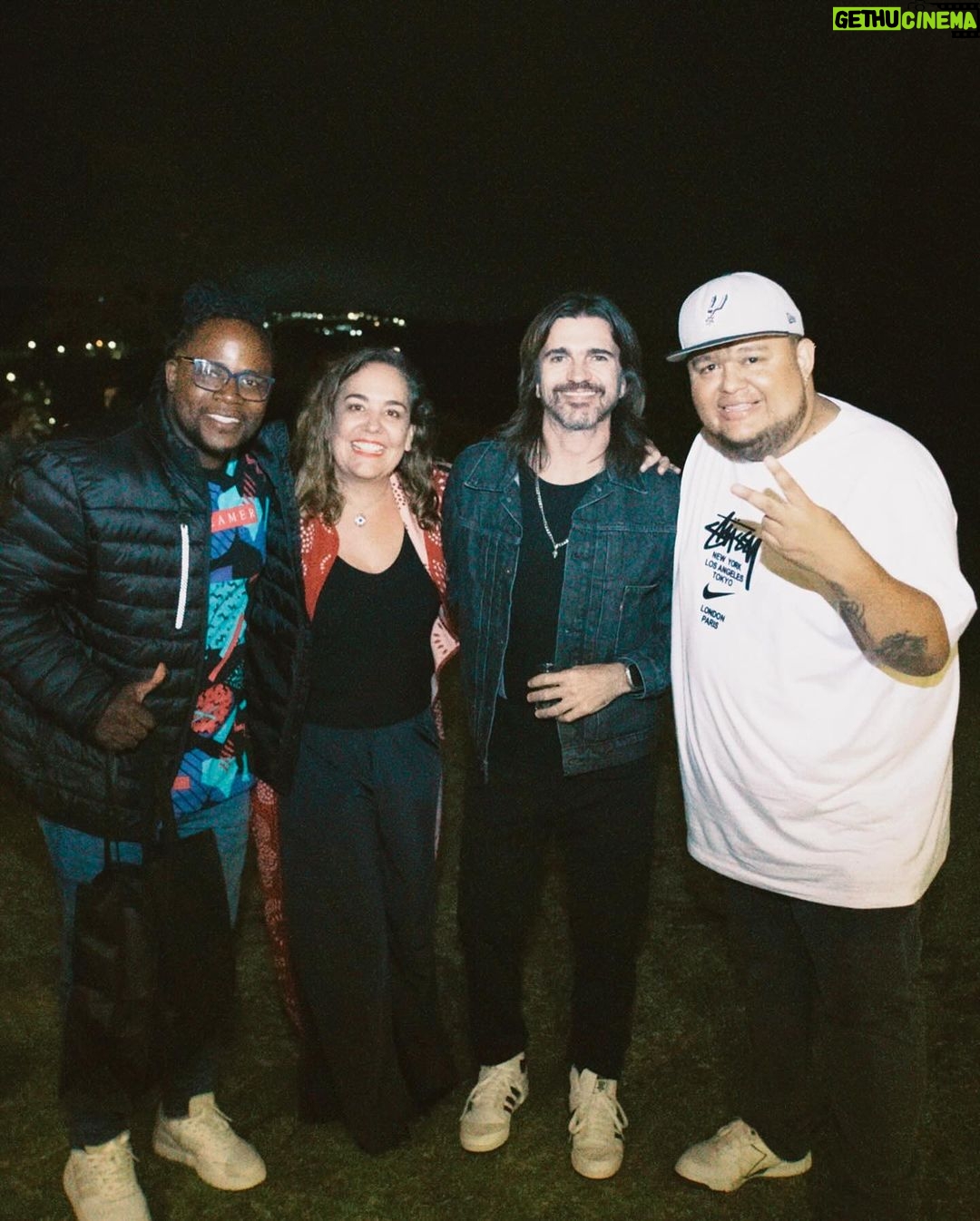 Juanes Instagram - Feliz celebrando con los aliados de la @fmisangre Gracias por ser parte vital de nuestra historia, que es también la de todos 🙏🏼