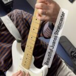 Juanes Instagram - Beautiful @juanes Stratocaster with these cool voice leading chords a la Joe Pass ❤️🎸🎶 I will pose these chords on my lunch time lesson at my YouTube channel‼️🎶🎸 #1625 #jazz #chords #juanes #stratocaster #fender #joepass #voiceleading #tomofujita #guitarwisdom