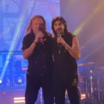 Juanes Instagram – Tuvimos  una noche maravillosa en Vallarta, que publico maravilloso, que paraiso terrenal @vidanta , y que compañía en el escenario. Gracias Fher de @manaoficial por haberte aventado el palomaso con nosotros sin ensayar ni probar. Te queremos y respetamos. Vidanta, Nuevo Vallarta