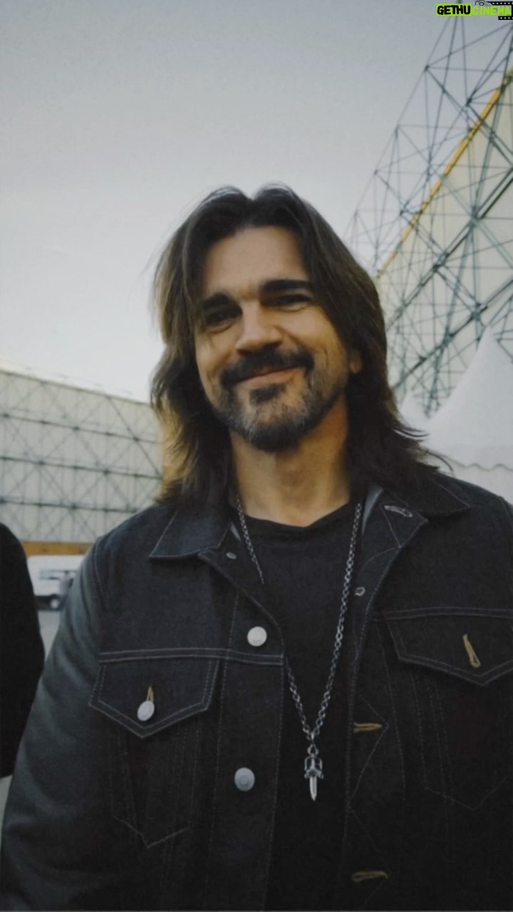 Juanes - 25.8K Likes - Llegamos a Sevilla a celebrar la música en @latingrammys con 3 nominaciones para Vida Cotidiana 💛👁️