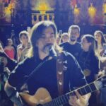Juanes Instagram - YA A LA VENTA ❤️‍🔥❤️‍🔥❤️‍🔥 Estamos listos para este increíble tour por North America 🇺🇸🇨🇦 🎫 Tickets y paquetes VIP disponibles en el link de la biografía