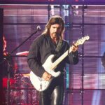 Juanes Instagram – Una semana llena de emociones y mucho agradecimiento con esta vida que me ha dado tanta música y amistades. 

#LatinGRAMMY 📸 @marioalzatee Latin Grammy, Sevilla