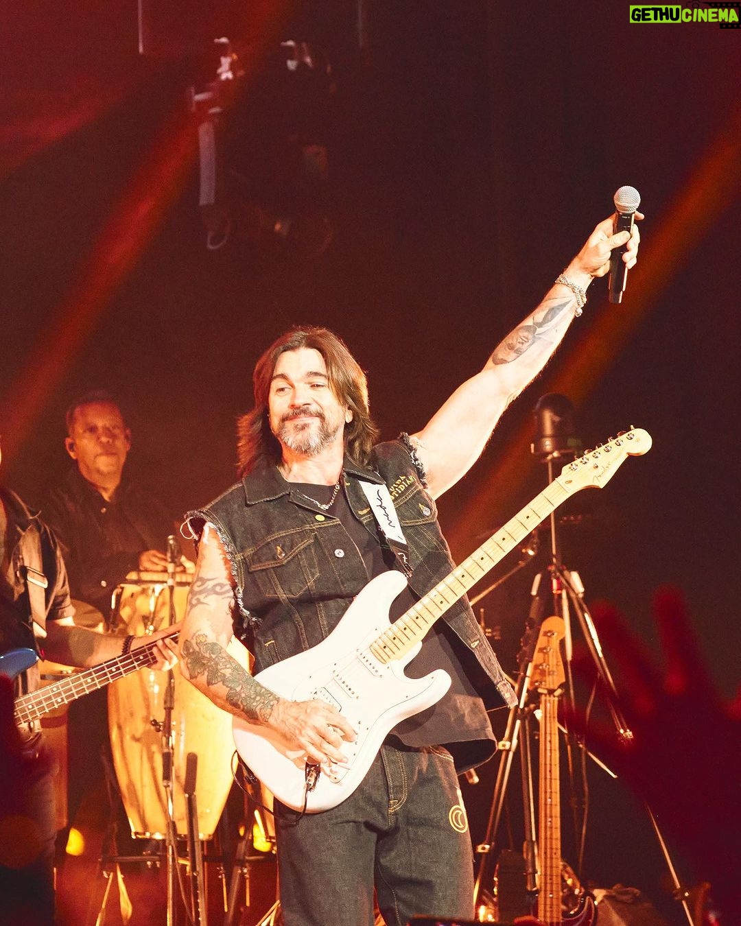 Juanes Instagram - Una noche inolvidable Argentina 🇦🇷❤️🔥 Gracias por todo el cariño!! Buenos Aires, Argentina