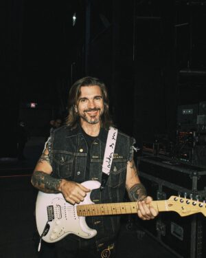Juanes Instagram - CDMX🇲🇽 Gracias por esta noche inolvidable y SOLD OUT en el Auditorio Nacional!! Los AMO México🔥🔥 
@mariachijuveniltecalitlan_