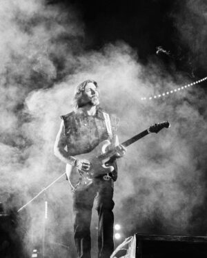Juanes Instagram - Bogotá. 

Es difícil juntar todos mis sentimientos en pocas palabras sobre lo que viví  anoche en @cordillerafestival …aunque si tuviera que hacerlo quizá escogería “poesía” “magia” y “gratitud”. No pueden imaginar lo que significa su cariño para mí, tocar en mi tierra y sentir que ustedes están conmigo es el mejor de los sentimientos y lo mejor de todo, la luna fue testigo. Espero verme reflejado con ustedes en el espejo del tiempo para siempre. Los AMO🙏🏼🔥❤️‍🔥🇨🇴