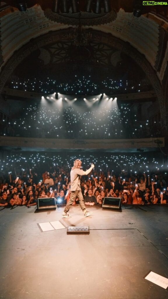 Juanes Instagram - Gracias Seattle por llenar la casa 🔥🔥 alegría inmensa por haberlos visto!! Seattle, Washington