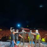 Juanes Instagram - Bogotá. Es difícil juntar todos mis sentimientos en pocas palabras sobre lo que viví anoche en @cordillerafestival …aunque si tuviera que hacerlo quizá escogería “poesía” “magia” y “gratitud”. No pueden imaginar lo que significa su cariño para mí, tocar en mi tierra y sentir que ustedes están conmigo es el mejor de los sentimientos y lo mejor de todo, la luna fue testigo. Espero verme reflejado con ustedes en el espejo del tiempo para siempre. Los AMO🙏🏼🔥❤️‍🔥🇨🇴 Bogotá D.C, Colombia