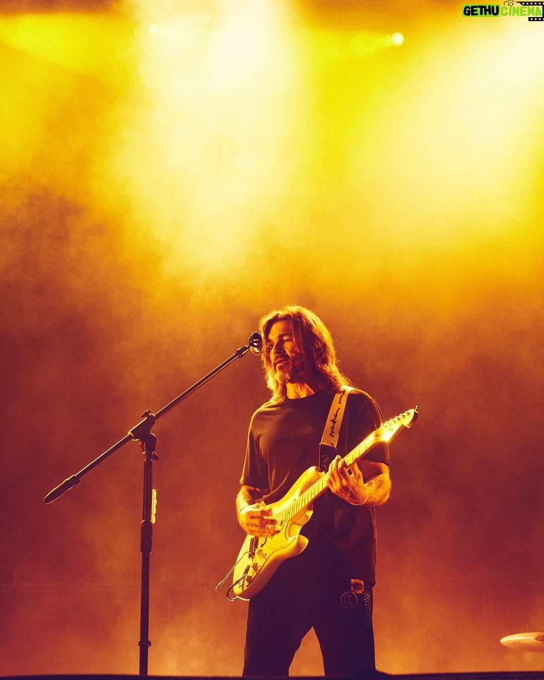 Juanes Instagram - Lanzarote ! Mil y mil gracias por habernos hecho tan felices anoche. Por haber cantado y bailado con nosotros como lo hicieron. LOS AMO.