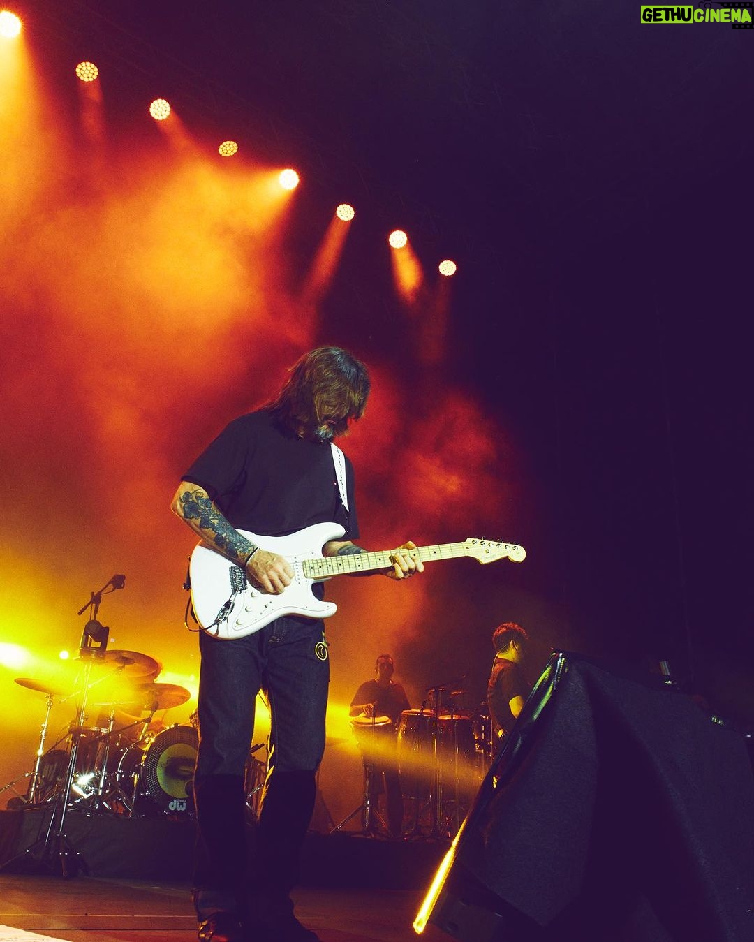 Juanes Instagram - Lanzarote ! Mil y mil gracias por habernos hecho tan felices anoche. Por haber cantado y bailado con nosotros como lo hicieron. LOS AMO.