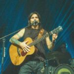 Juanes Instagram - Pa’ que no digan pues que en mis conciertos no se canta y se baila de todo🔥🤘🏼
