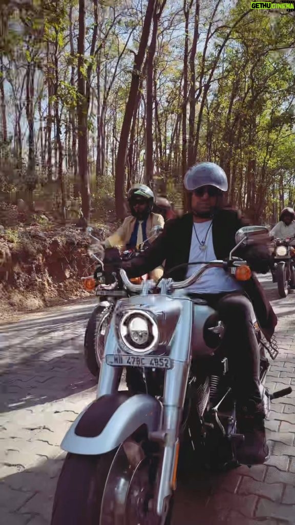 Jubin Nautiyal Instagram - Quick Question : What is The Distinguished Gentleman’s Ride ? Some see a therapist. I Ride . #haikaisikaisi @wanderers_bulleteers @siddharthawason Uttarakhand