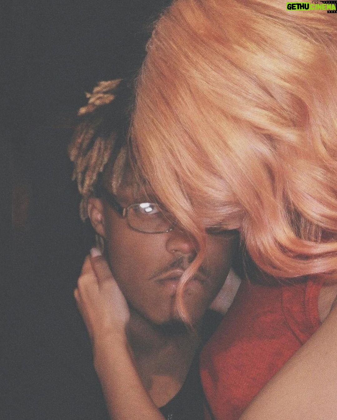 Juice WRLD Instagram - In this life we live it’s hard to find a soul to trust..you can never trust a soul too much..find the right one they’ll give you love find the wrong one they’ll fuck yu up☠️🖤 A DEATHRACE 4 LOVE