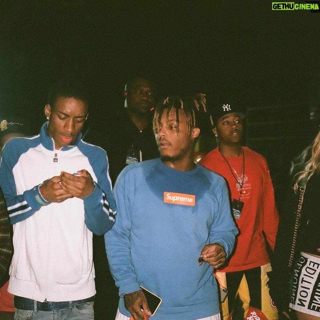 Juice WRLD Instagram - All aboard the 999AIRCRAFT for adventures filled with Music, Love, Gang members, fans and family... ALLAT GOOD SHIT MANE🤣🤣 999NLMB TAKE OVER ITS JUST US🖤