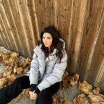 Jules LeBlanc Instagram - gettin’ chilly @aritzia #TheSuperPuff #aritziapartner