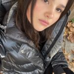Jules LeBlanc Instagram - gettin’ chilly @aritzia #TheSuperPuff #aritziapartner