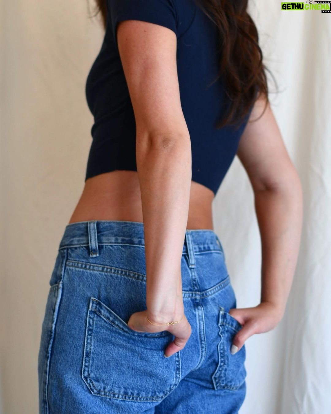 Jules LeBlanc Instagram - 🩵always comfortable in my @pacsun jeans #pacpartner