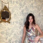 Jules LeBlanc Instagram - 🪞