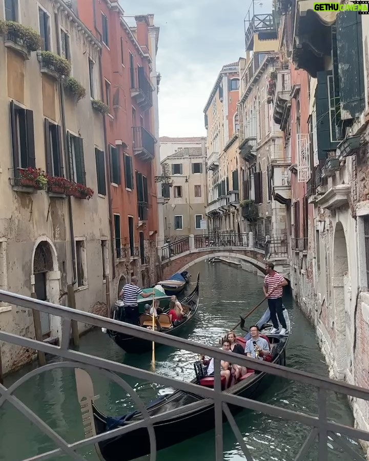 Jules LeBlanc Instagram - posted another vlog💼 Venice, Italy