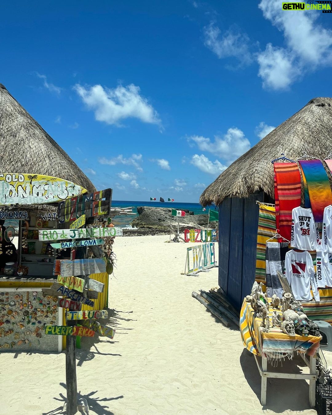 Jules LeBlanc Instagram - Belize and Cozumel