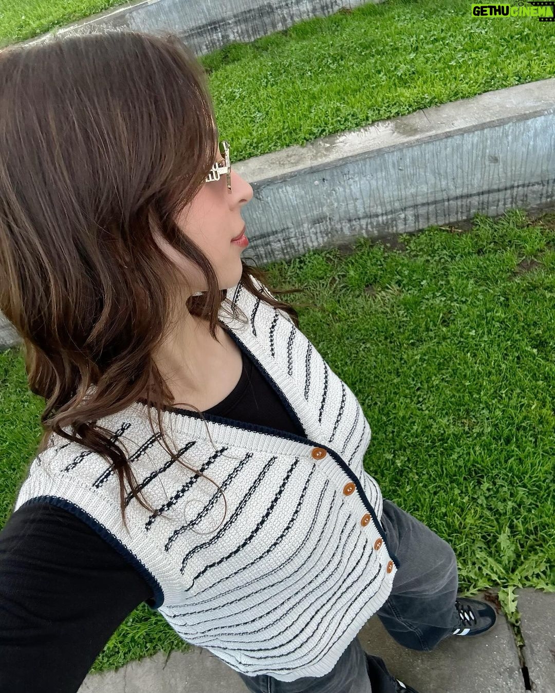 Julia Barretto Instagram - rainy sunny LA 🌦️