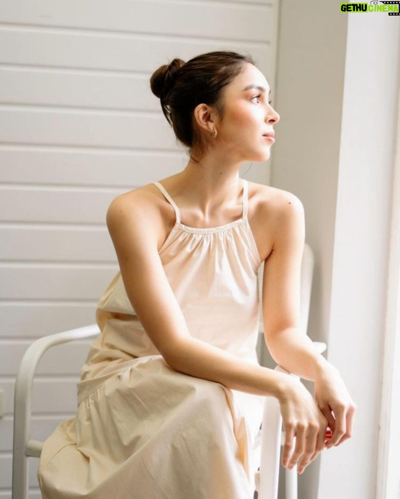 Julia Barretto Instagram - In my thinking dress 💭 @penshoppe