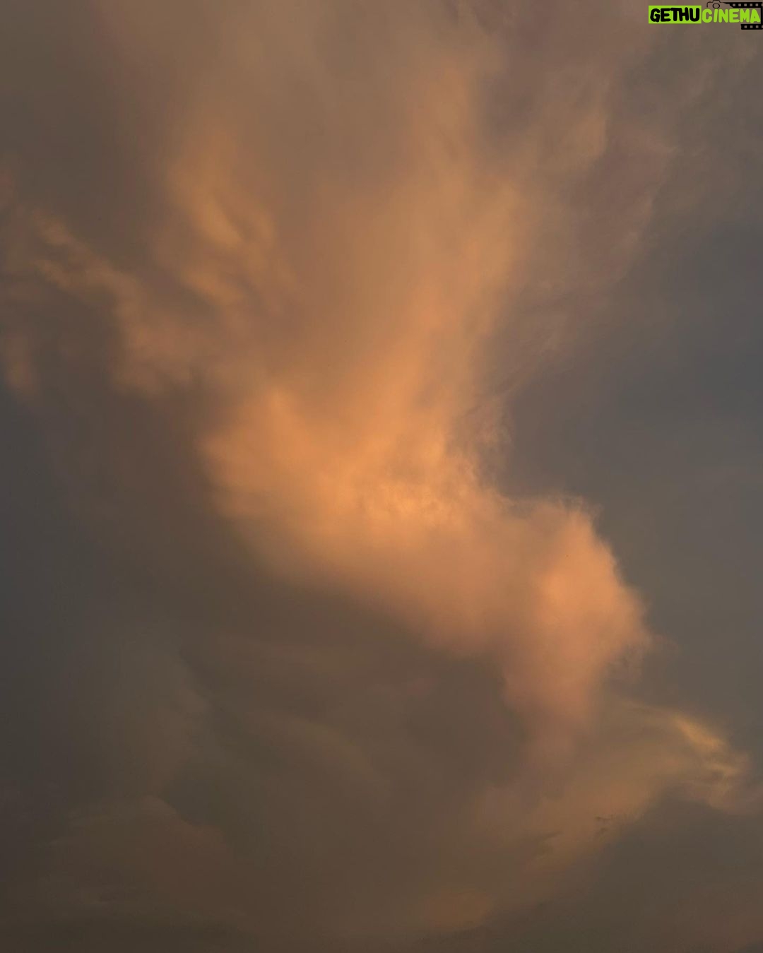 Julia Barretto Instagram - The sky today. Just breathtaking.