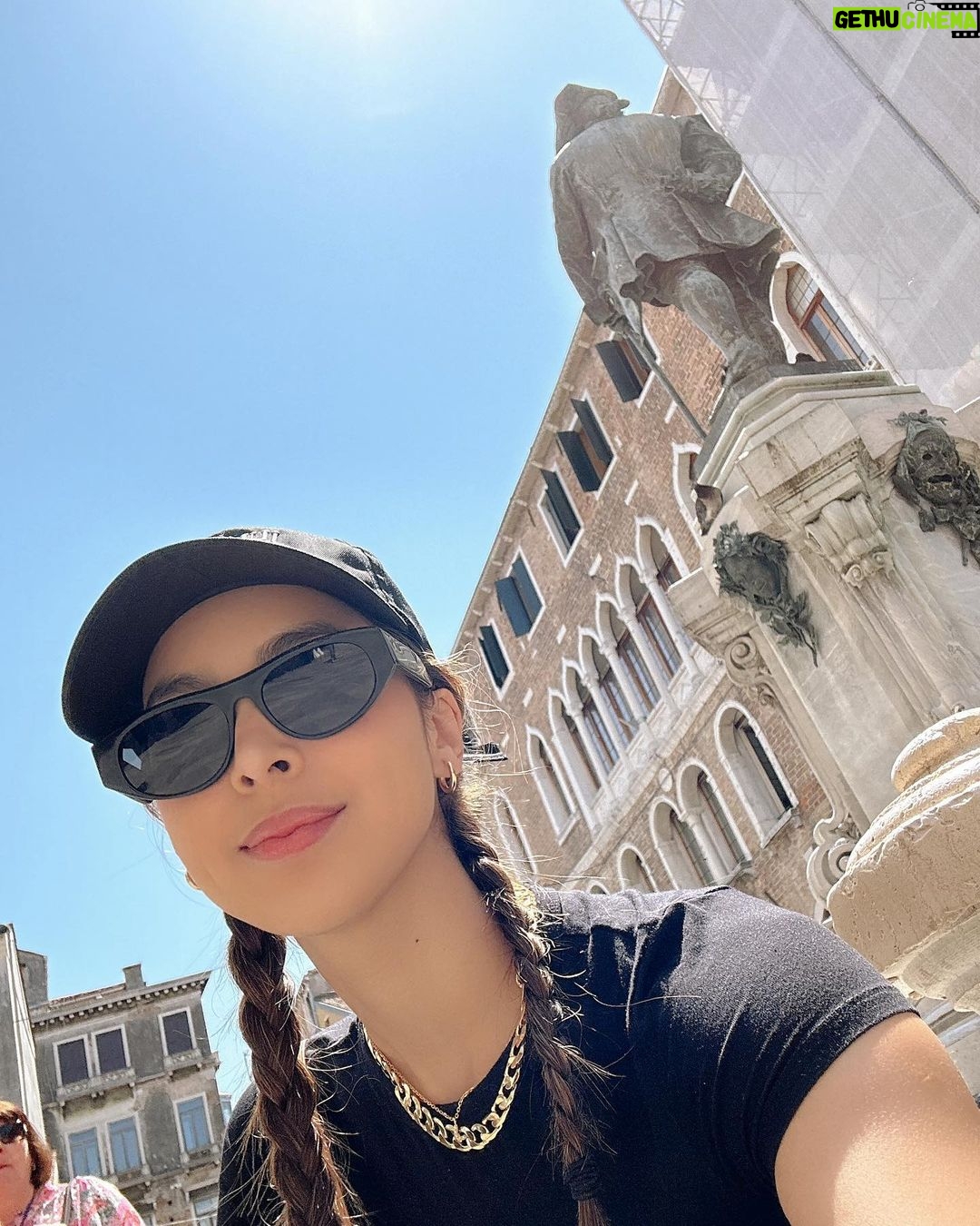 Julia Barretto Instagram - Filed under: selfies in 🇮🇹