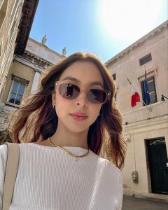 Julia Barretto Instagram - When in Venice… and a peek into our new @thejujuclub.co eyewear launching this weekend 🤍 Venice, Italy