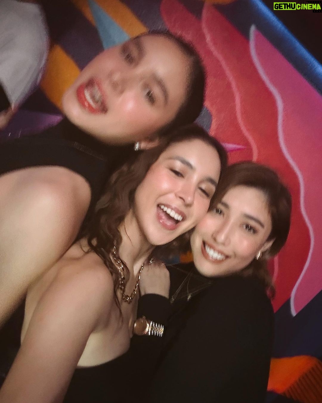 Julia Barretto Instagram - When the sisters come together to surprise our only boy 🥹 We love you @theleonbarretto! Beyond words 🤍🤍🤍