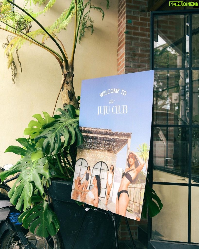 Julia Barretto Instagram - That was such a fun launch for our @thejujuclub.co swimwear collection 🌴 Thank you to everyone who joined us for this very special day. Definitely an afternoon to remember 🤍
