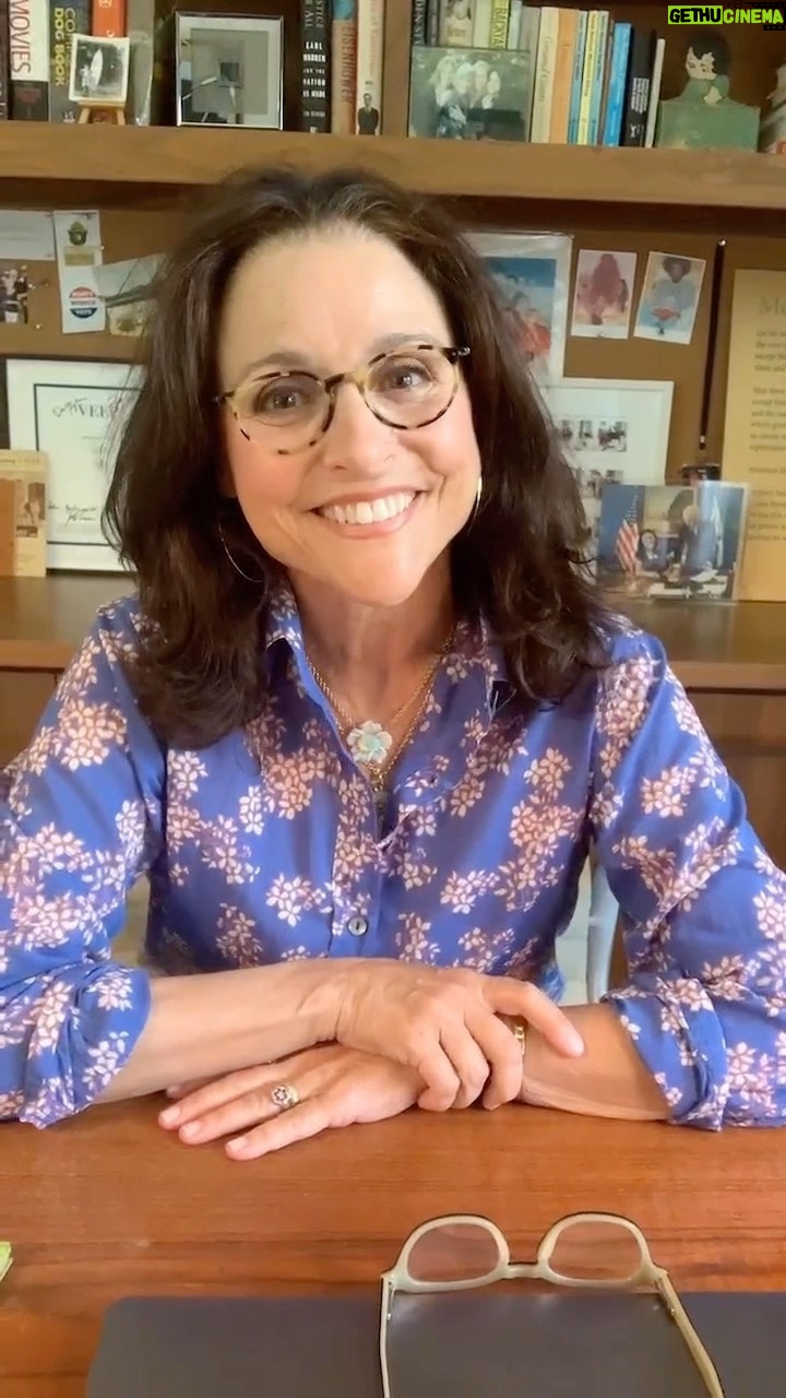 Julia Louis-Dreyfus Instagram - You know who can STOP those awful voter suppression & abortion bans that Republicans are passing? State supreme courts! That's why I'm working with Daily Kos to make sure we win 7 crucial races in 3 swing states. Donate at JusticeWithJulia.com or just click the link in my bio! And let me know in the comments when you do so I can thank you! 🙏