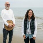Julia Louis-Dreyfus Instagram - Beach bums. @letterman @netflix #MyNextGuest