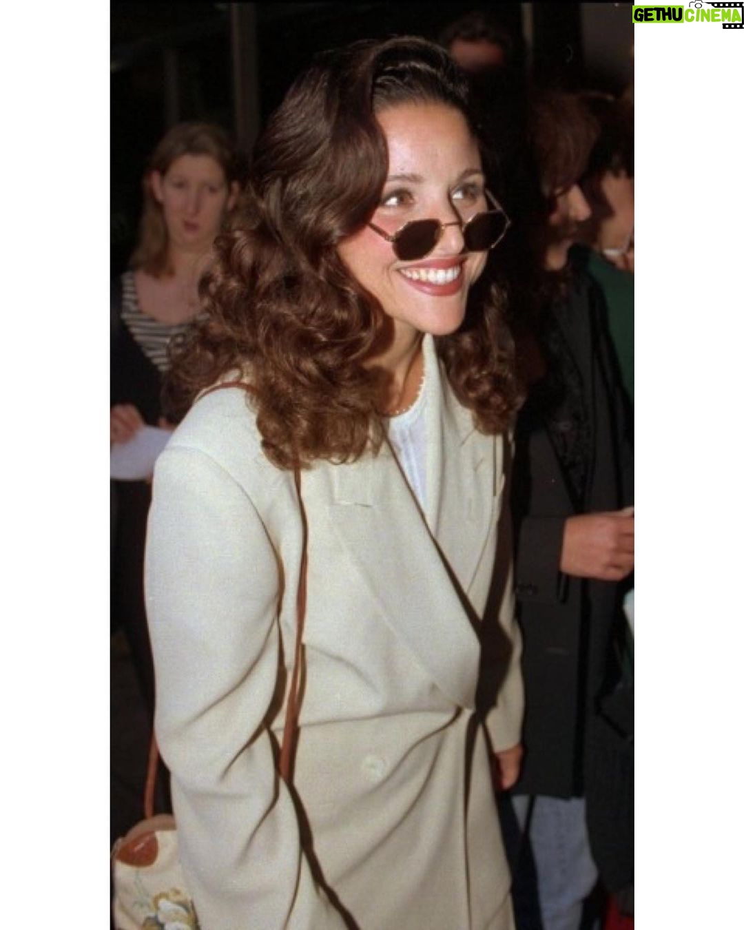 Julia Louis-Dreyfus Instagram - Throw shade then vote. 😎 And tonight, help turn Texas blue! 💙 #LarryDavid, @jalexander1959 and I are getting together tonight for the @TexasDemocrats! Sign up at the link in bio for our live event at 8 ET / 7 CT. Full disclosure: this is me 3000 years ago.