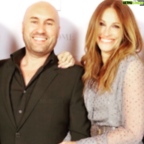 Julia Roberts Instagram - Happy Birthday to one of the most loving, dear and amazing humans ever!! I love you with all my 💗 Serge. 🎂🎂🎂 #bff #frenchprompic