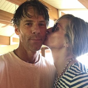 Julia Roberts Instagram - ✨18 years✨ #heckyes