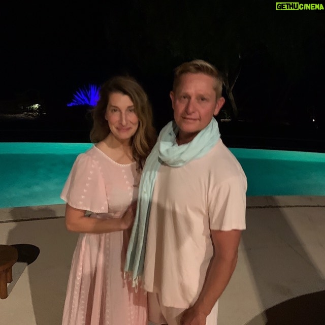 Julia Roberts Instagram - Happy Birthday to this incredible friend @stridersworld 💖 cozy here with his equally wonderful and gorgeous wife @lilyllh 🥰. Sending all our love and good wishes from our home to yours! 🎂🎂🎂 #becauseyouareRad #stayhome #weareinthistogether