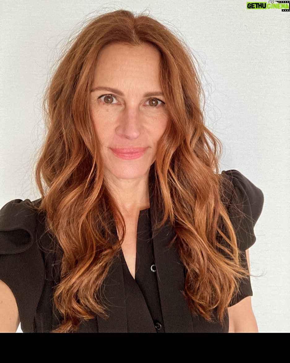 Julia Roberts - 307.4K Likes - Hi! 👋. Leave the World Behind is in theaters Nov 22! Eat 🥧 then go Watch a 🎥