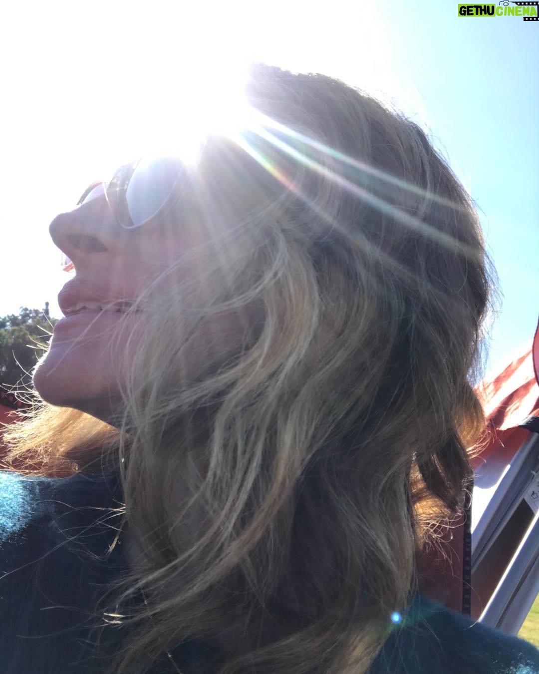 Julia Roberts - 386K Likes - SUNday. ☀️💕☀️