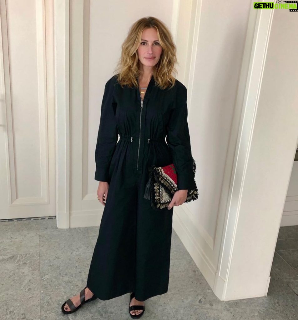 Julia Roberts Instagram - Heading out in Malaysia with @girlsopportunityalliance ⭐