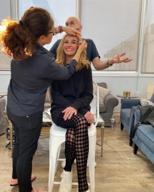 Julia Roberts Instagram - Glamour U.N. 😁 🇨🇺 🇫🇷 🇺🇸 #calzedonia 🇮🇹