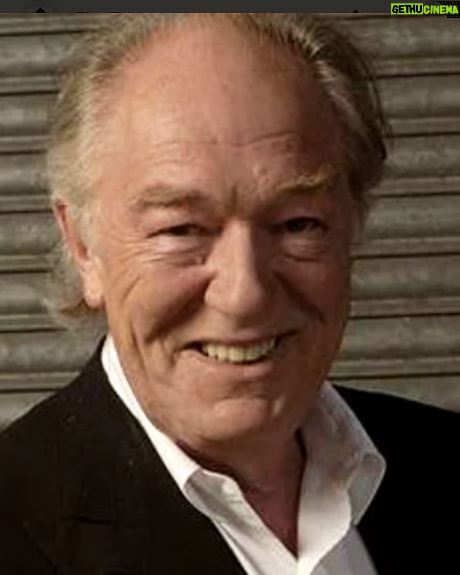 Julia Roberts Instagram - I had the honor to work with this great man one time. He was always smiling, always kind. RIP Sir Michael Gambon. #legend💫💫💫