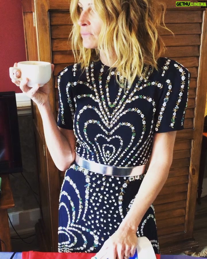 Julia Roberts Instagram - 🧡Faux Boom Friday 🧡☕️