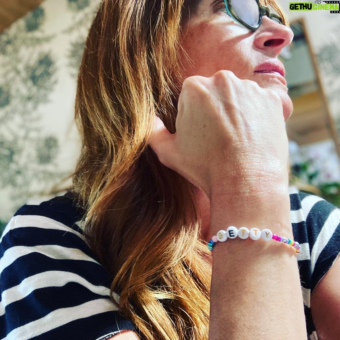 Julia Roberts - 294.5K Likes - My Mothers Birthday. Miss you everyday 💙