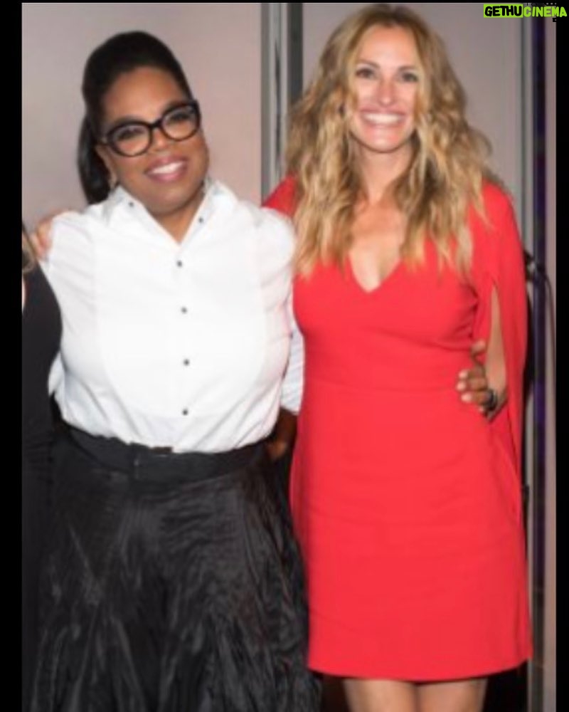 Julia Roberts Instagram - Last chance to win lunch with me! Click the link in my bio or go to omaze.com/Julia ... Oprah will not be there, but isn’t she gorgeous 😊